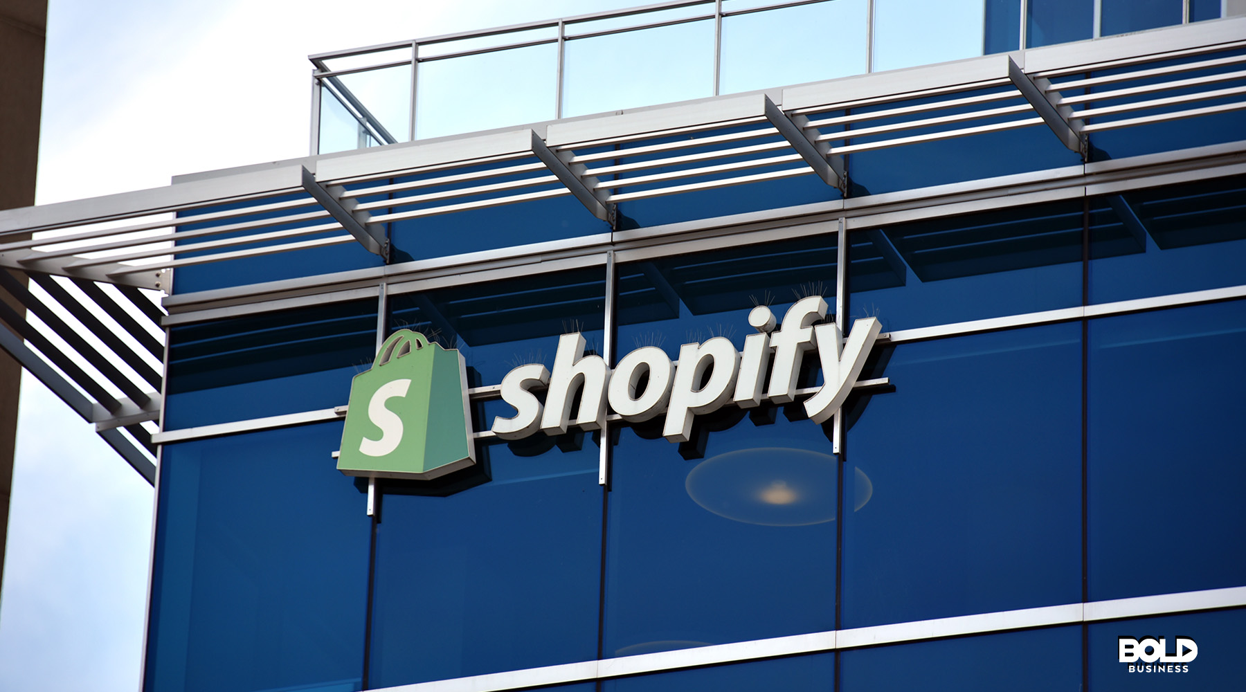 Shopify: The E-Commerce Giant That Keeps Beating the Odds