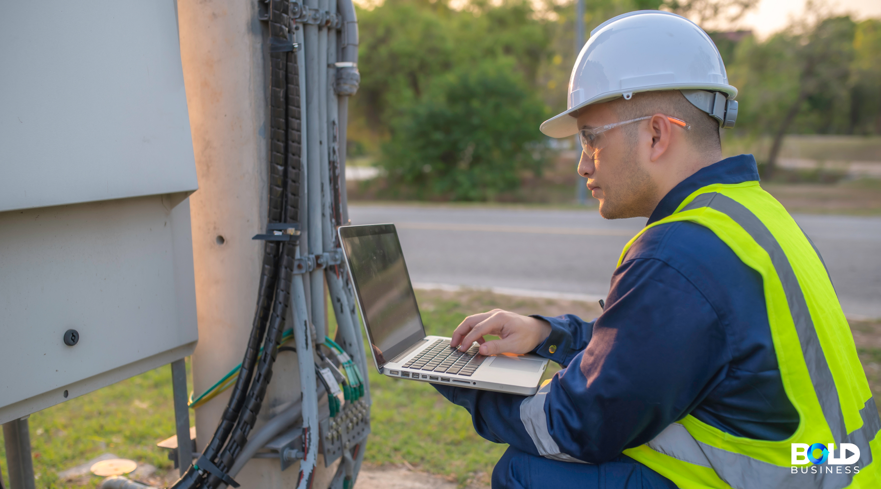 Fiber optic technician working on-site to address the BEAD program labor gap.